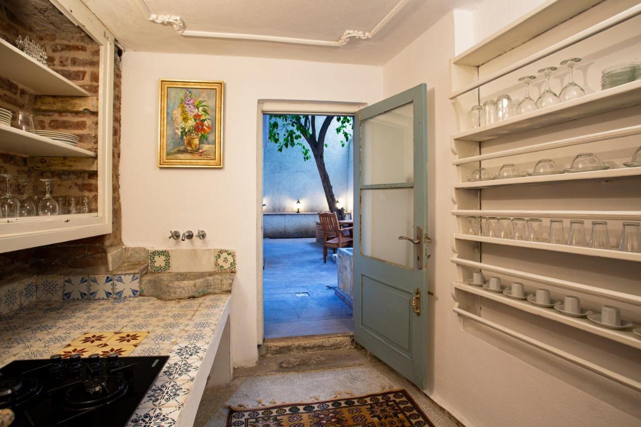 Apartamento Mansion With Lemon Tree Esmirna Exterior foto